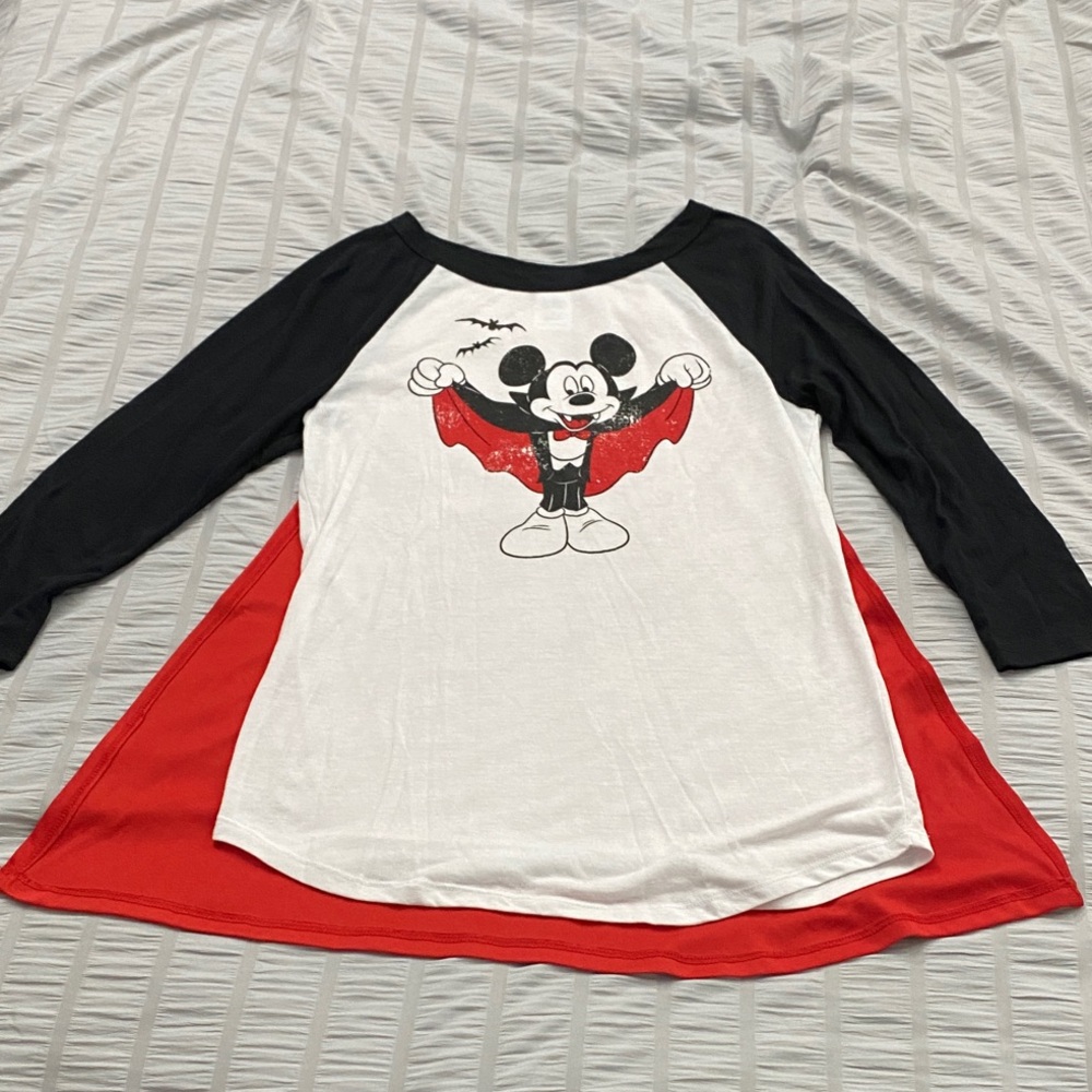 Mickey Mouse Vampire 3 Qtr Sleeve Tee with Red Cape Juniors Size Small Disney